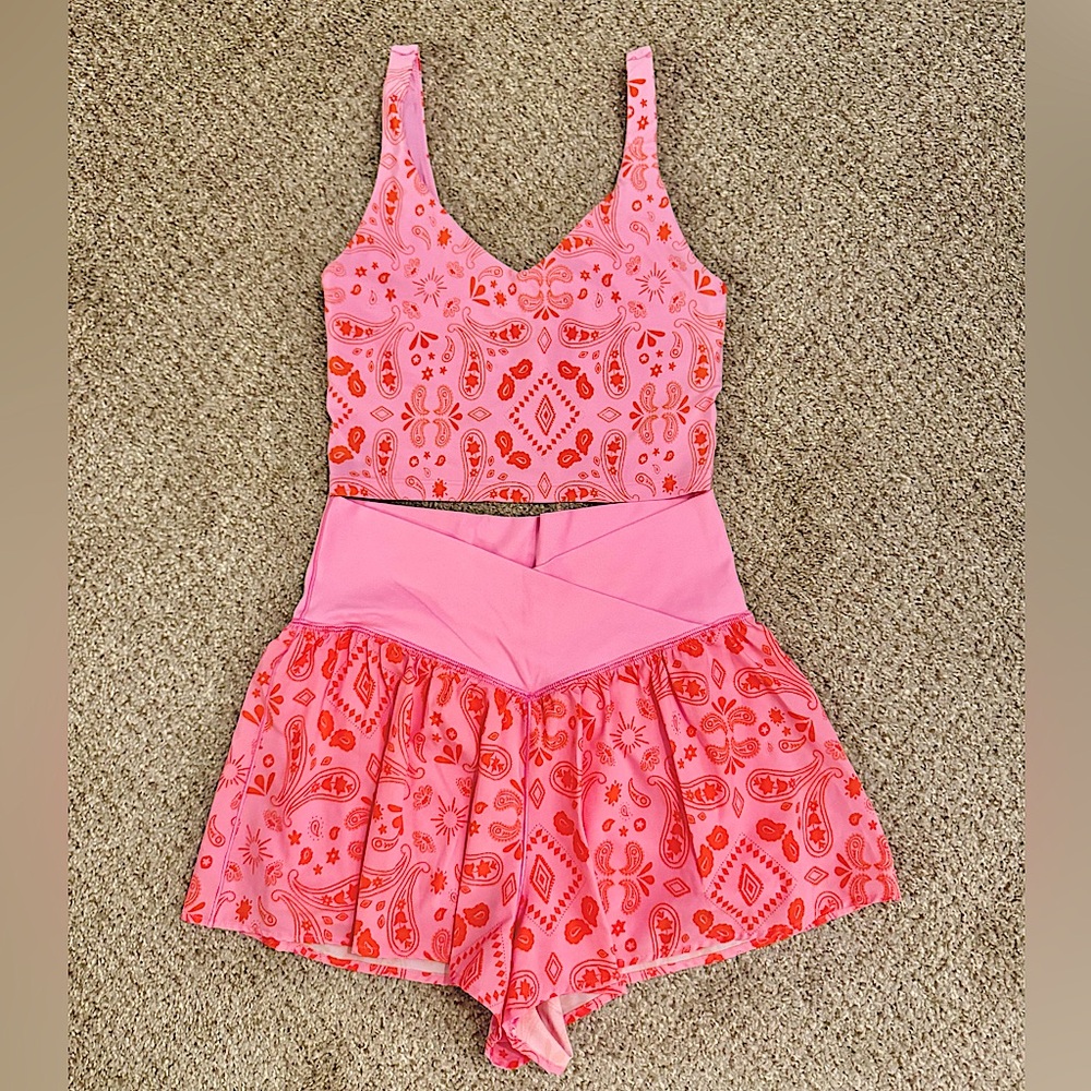 OFFLINE Aerie Bandana Print Longline Sports Bra & Crossover Flowy Shorts Set M L